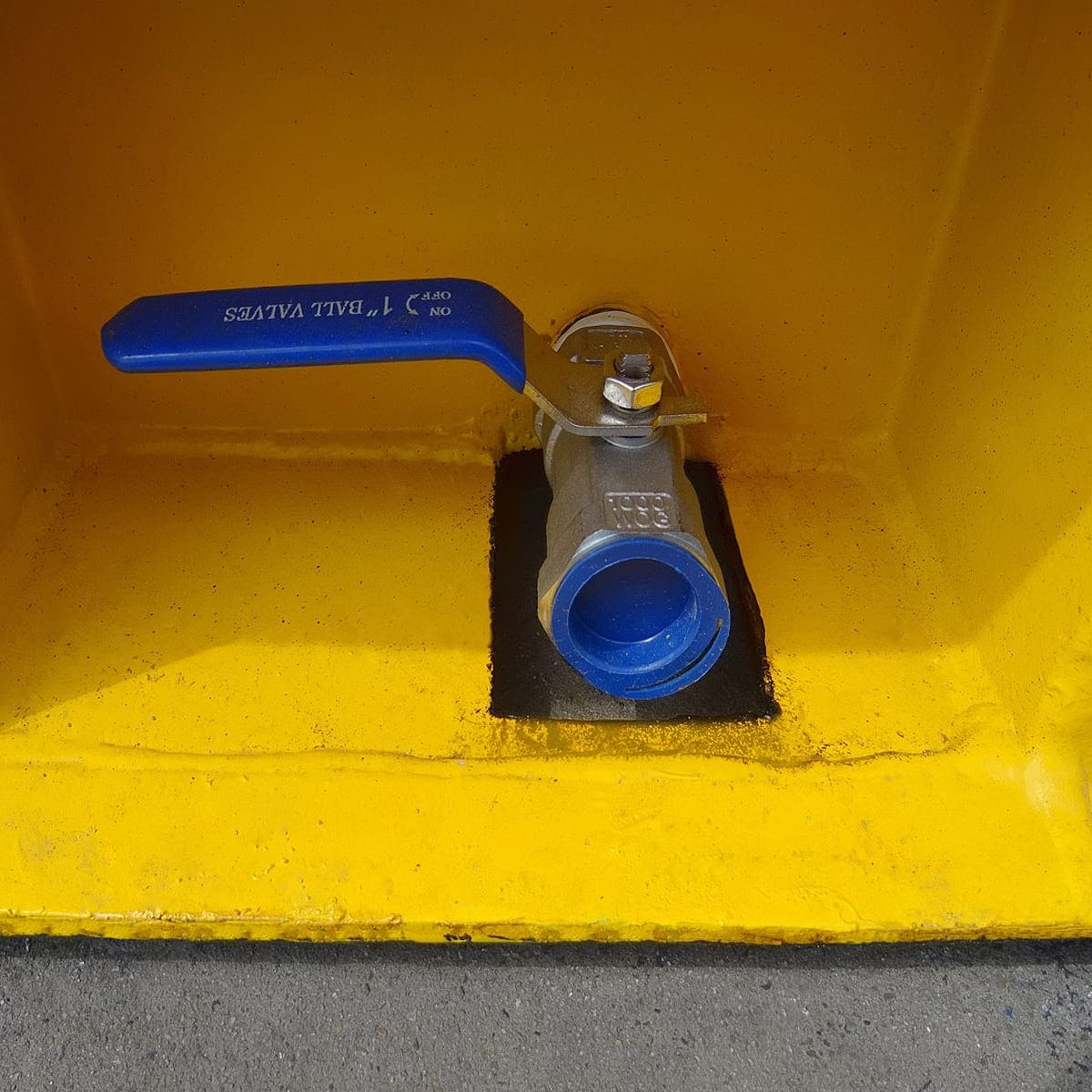 8&rsquo; Containment Cube - Container Consultants Australia